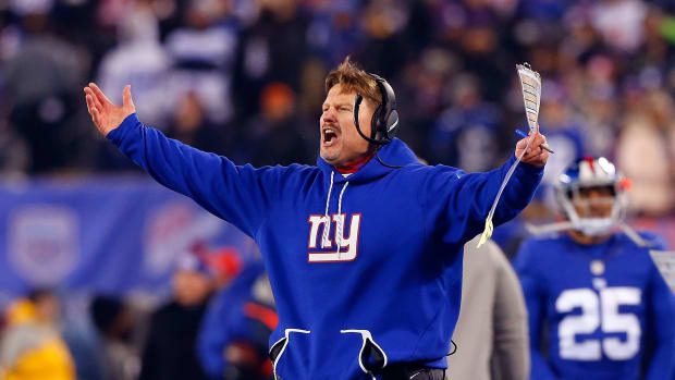 giants-cowboys-walkie-talkies.jpg